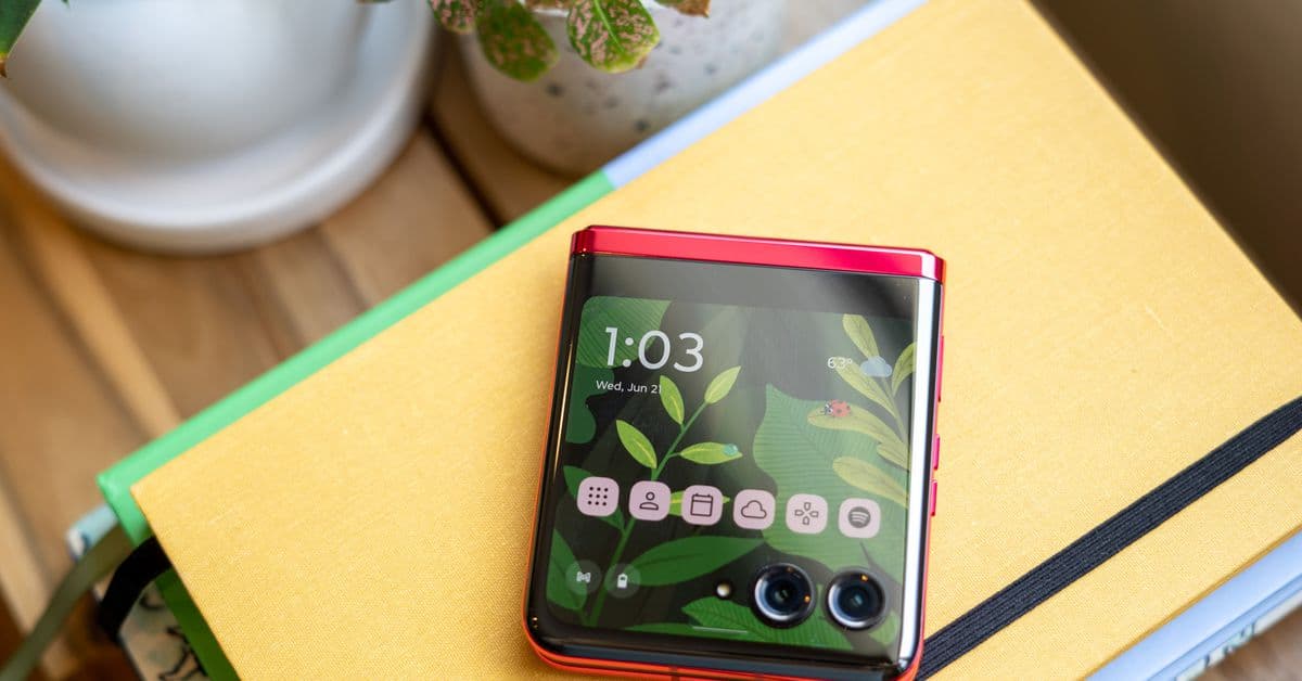 Motorola Razr Plus review: the right moves