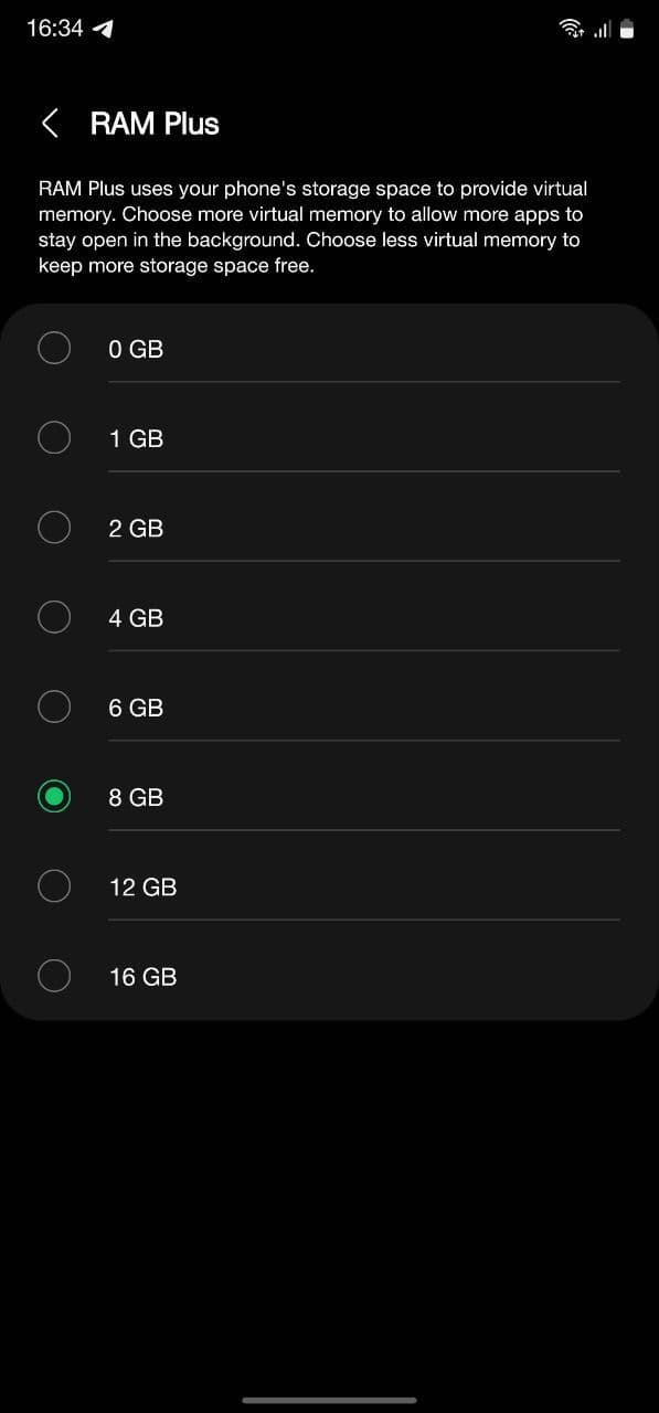 στιγμιότυπο οθόνης του μενού ρυθμίσεων RAM Plus σε τηλέφωνο Android με μαύρο φόντο