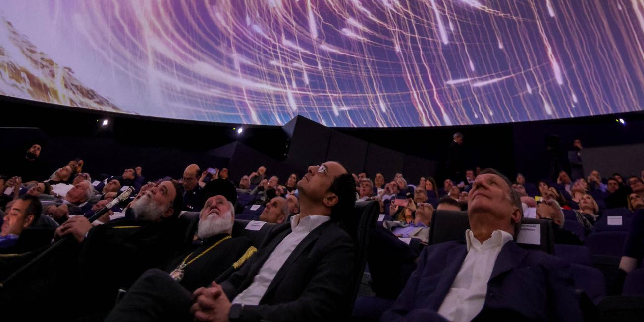 SciTalks: Ένας παπάς μετράει τ'άστρα!