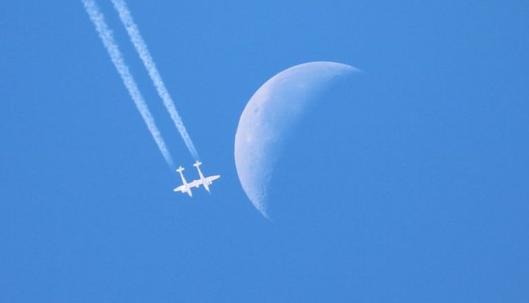 Virgin Galactic: Ξεκινά εμπορικές πτήσεις στο διάστημα μέσα στον μήνα