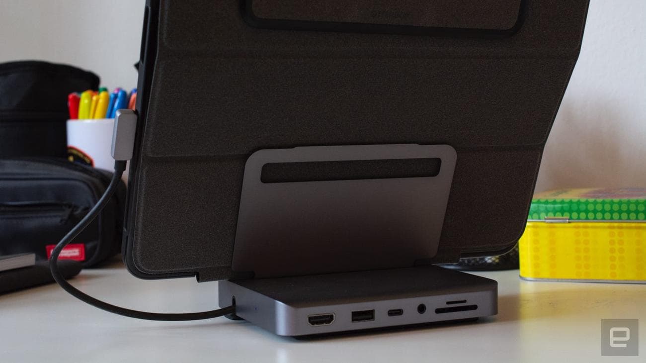 Satechi Aluminum Stand & Hub