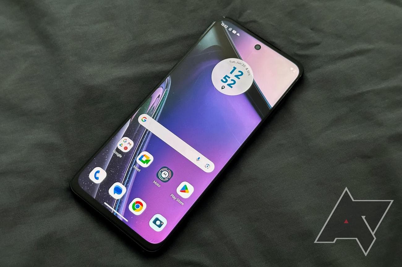 Moto-G-Stylus-5G-display