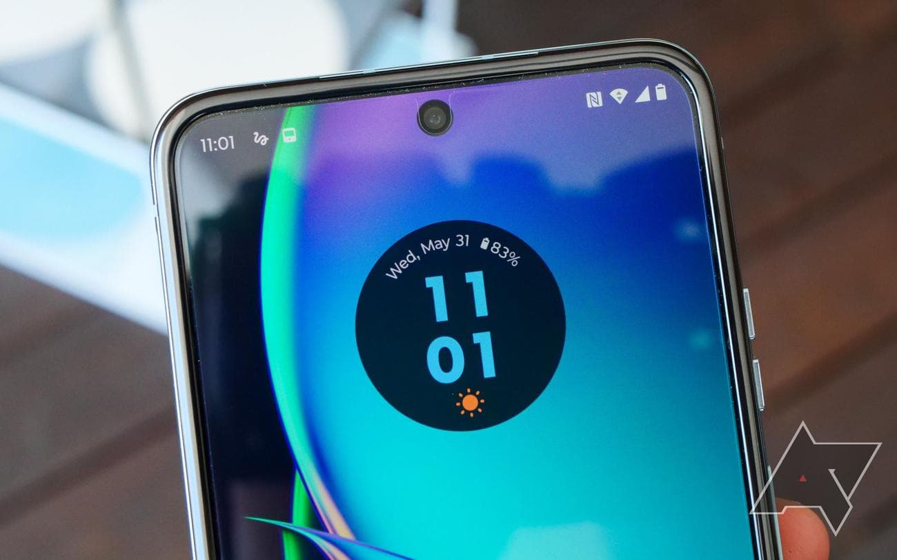 moto-razr-plus-hands-on-07
