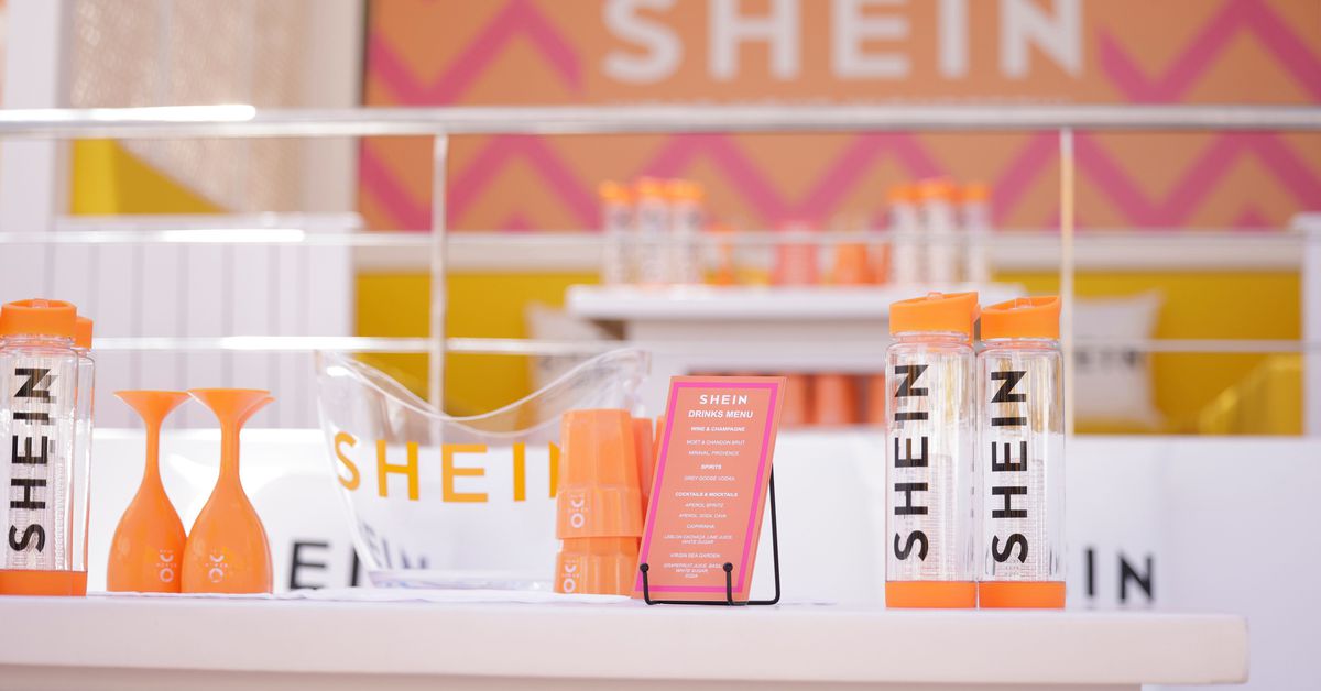 Γιατί οι influencers αγαπούν ένα δωρεάν ταξίδι — ακόμη και ένα αμφιλεγόμενο από τη Shein