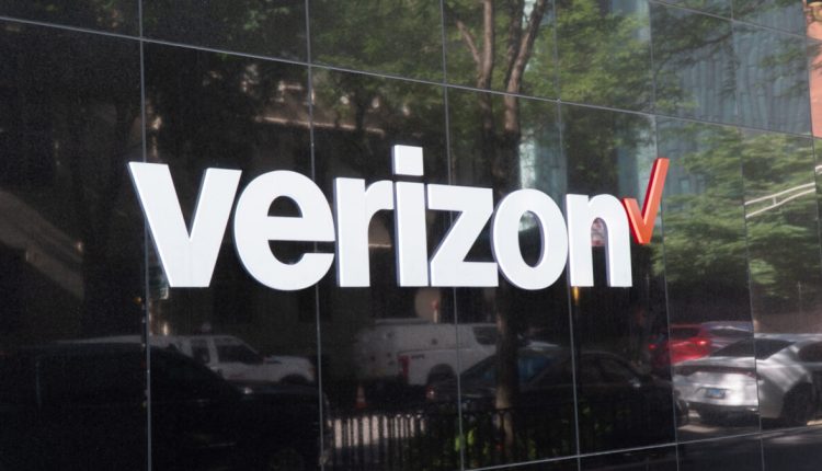 Η Verizon πλησιάζει το μεγαλείο της προπληρωμένης T-Mobile με νέες καυτές εκπτώσεις πολλαπλών γραμμών