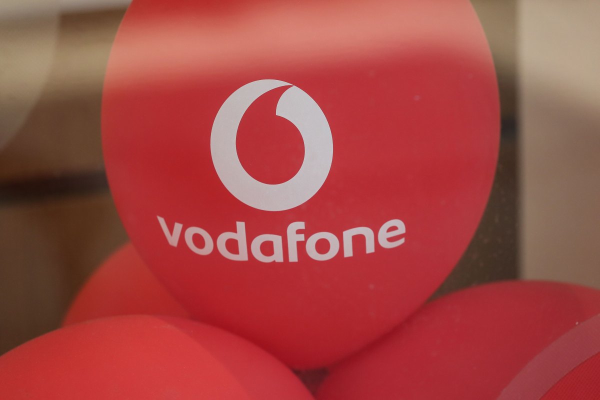 Η Vodafone και η Three σχεδιάζουν να συγχωνευτούν στο Ηνωμένο Βασίλειο σε μια συμφωνία 19 δισεκατομμυρίων δολαρίων (εάν το εγκρίνουν οι ρυθμιστικές αρχές)
