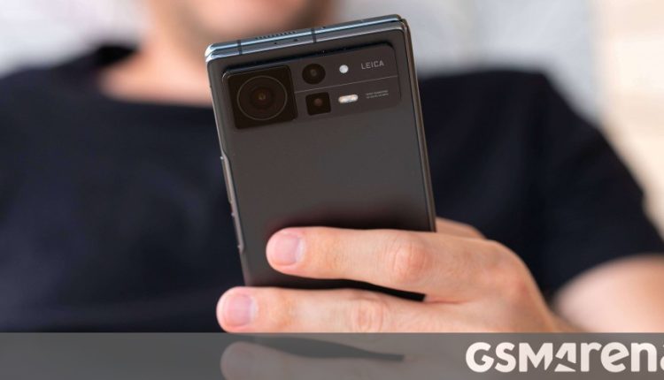 Η Xiaomi εργάζεται πάνω σε ένα πτυσσόμενο τηλέφωνο clamshell
