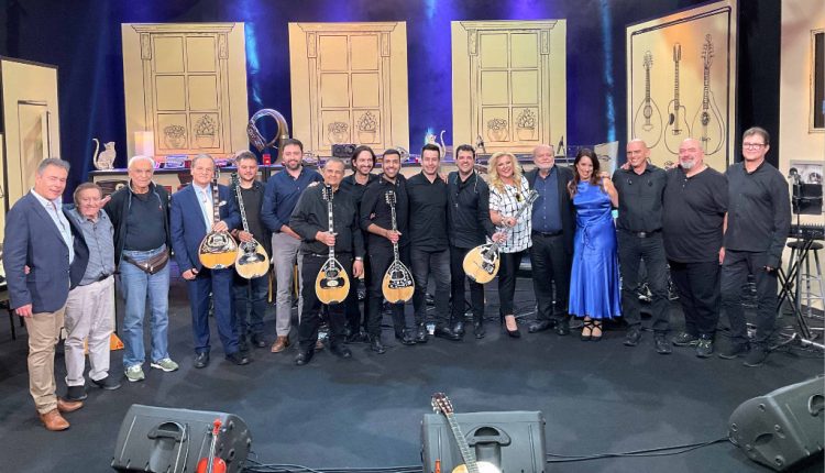 «Η αυλή των χρωμάτων», αφιέρωμα στον Πρόδρομο Τσαουσάκη - Digitaltvinfo.gr