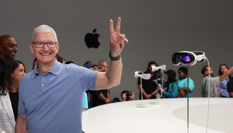 Καλώς ή κακώς, η Apple αποφεύγει το AI hype train
