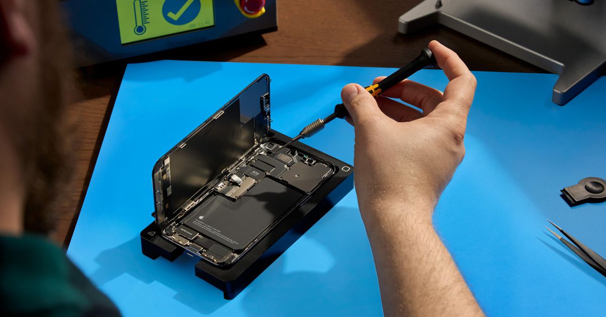 Κατανοώντας τον αγώνα της ΕΕ για μπαταρίες smartphone που αντικαθίστανται από τον χρήστη
