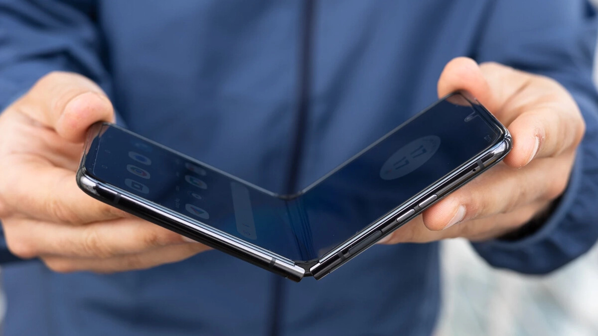 With the Razr+ released today, T-Mobile adds to the fun and nostalgia with its $30 Throwback Pack