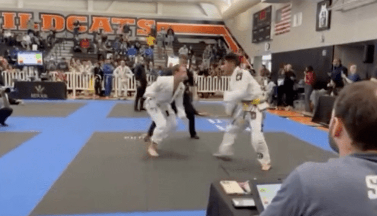 Παρακολουθήστε το Mark Get Zucked to the Mat στον πρόσφατο αγώνα Jiu-Jitsu
