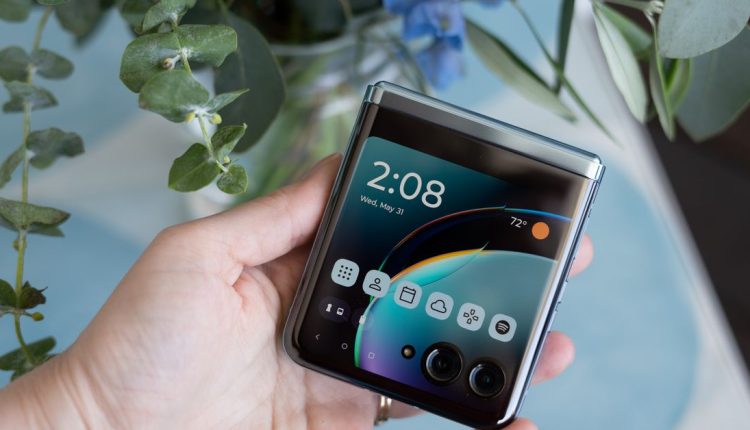 Τα Motorola Razr Plus και Motorola Razr 2023 είναι επίσημα