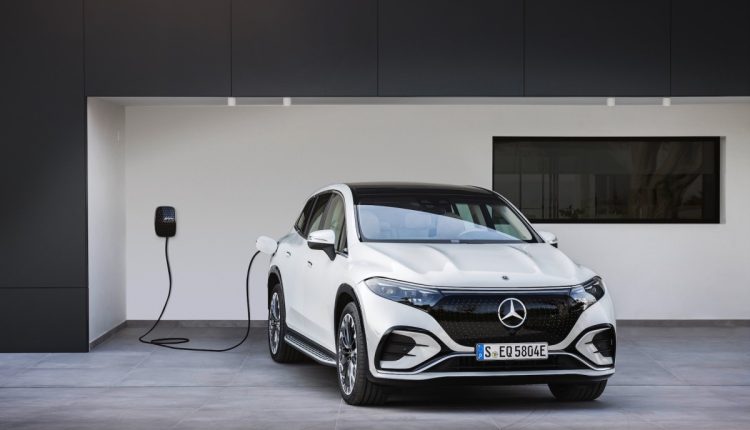 Το SUV Mercedes-Benz EQS 2023 προσθέτει πρακτικότητα στην ηλεκτρική πολυτέλεια μεγάλης εποχής