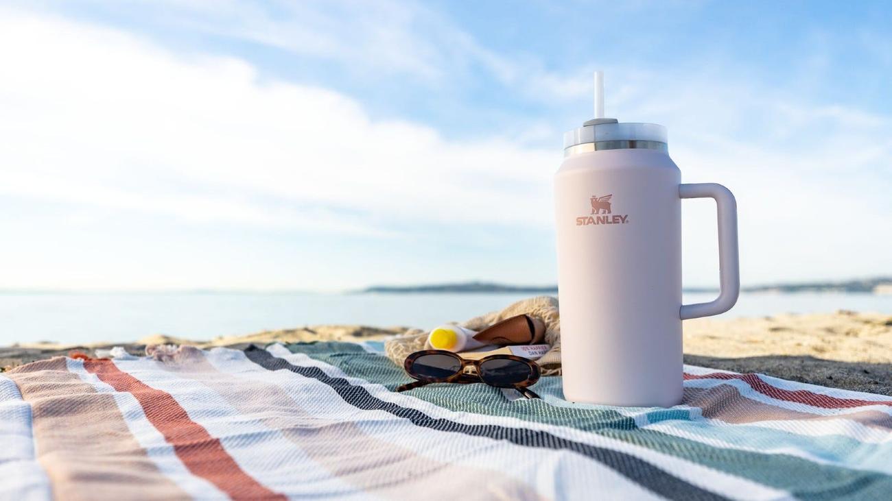 Υπάρχει τώρα ένα κύπελλο Stanley 64 ουγγιών - LifeSavvy