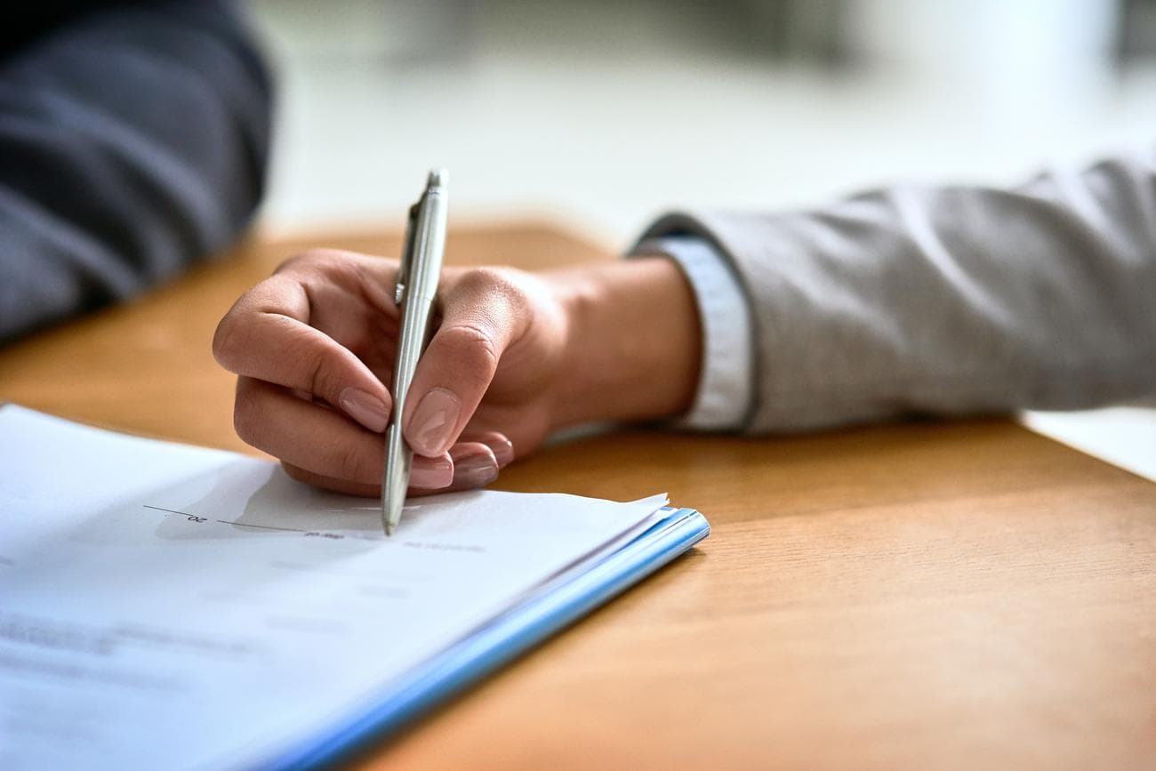 πρόσωπο που υπογράφει σύμβαση