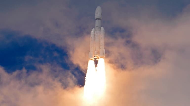 Ινδία: Εκτοξεύθηκε το διαστημόπλοιο Chandrayaan-2 σε μια αποστολή ελεγχόμενης προσεδάφισης στη Σελήνη