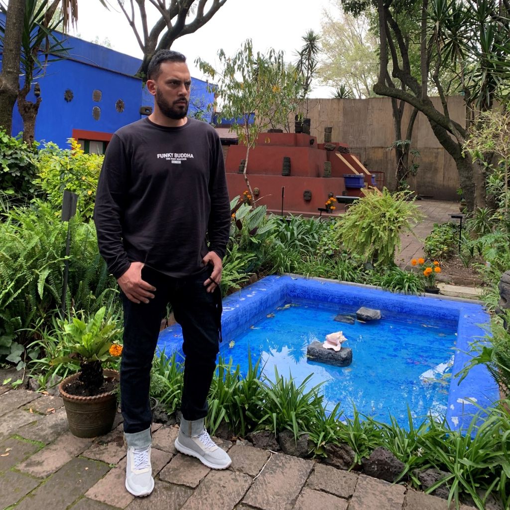 ACTION 24: «ΕΕΕ ΡΕ ΚΟΣΜΕ..» ένα θα σου πω, viva la Mexico! - Digitaltvinfo.gr