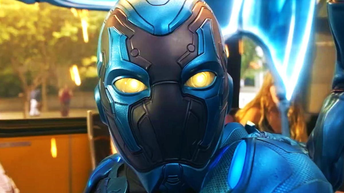 DC Superhero Blue Beetle Suits Up στο τελευταίο τρέιλερ
