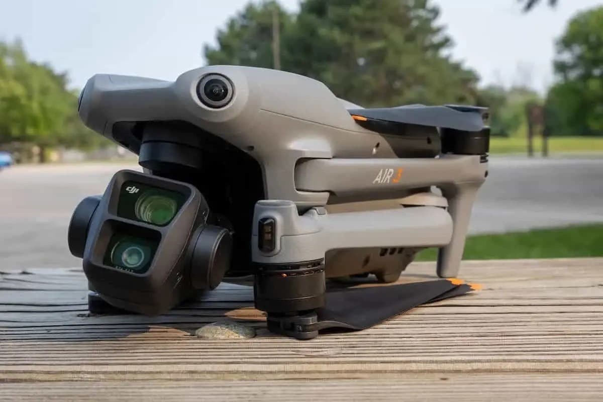 DJI Air 3: ανακοινώθηκε με δύο 4K κάμερες και compact σχεδιασμό