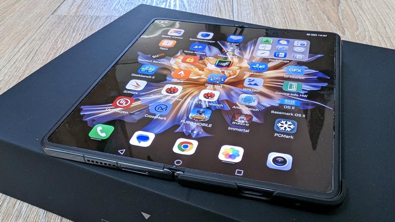 Honor Magic V2: διέρρευσαν τα πρώτα δείγματα της κάμερας