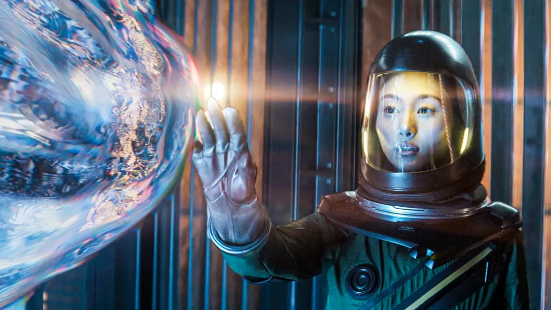 Invasion: Κυκλοφόρησε το trailer για την 2η σεζόν της επιτυχημένης sci-fi σειράς της Apple