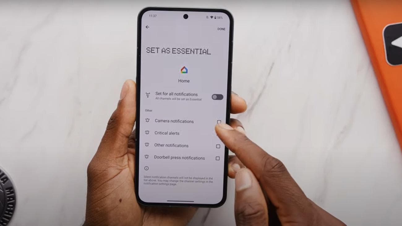 Nothing Phone (2) σπάει το εξώφυλλο σε βίντεο με ενδιαφέρουσες τροποποιήσεις στη γλυφή