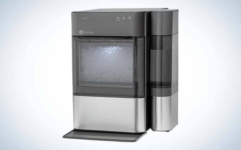 GE makes the best countertop ice maker that's smart.