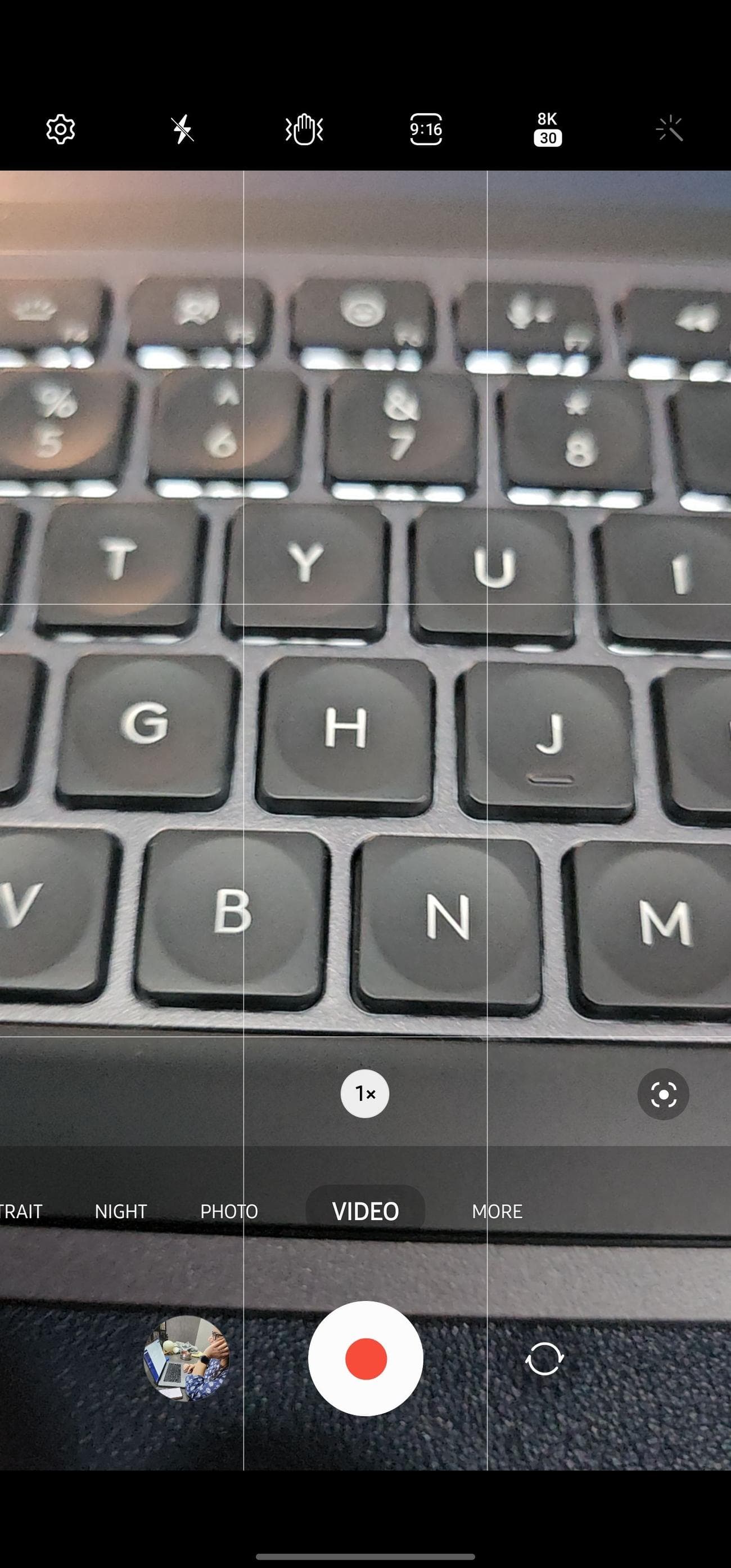 Εφαρμογή Samsung Galaxy S23 Ultra Camera με ενεργοποιημένη την εγγραφή βίντεο 8K