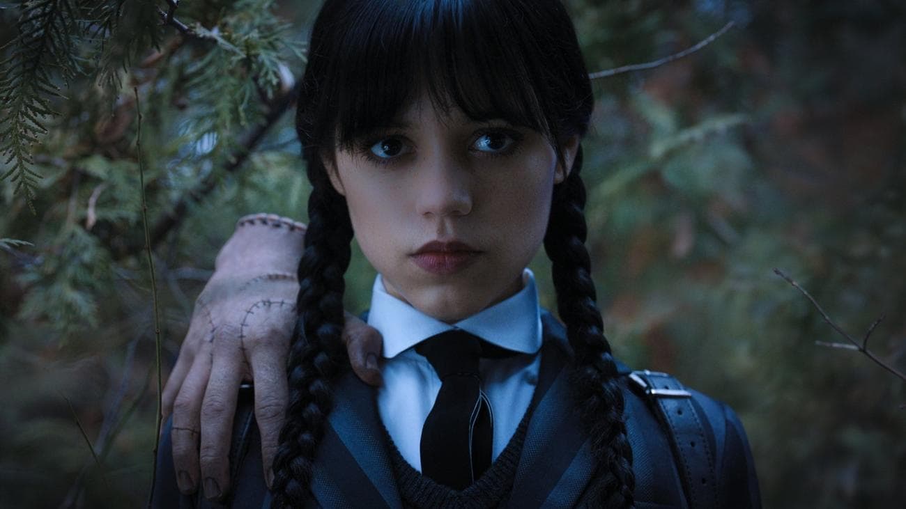 Thing and Jenna Ortega in 