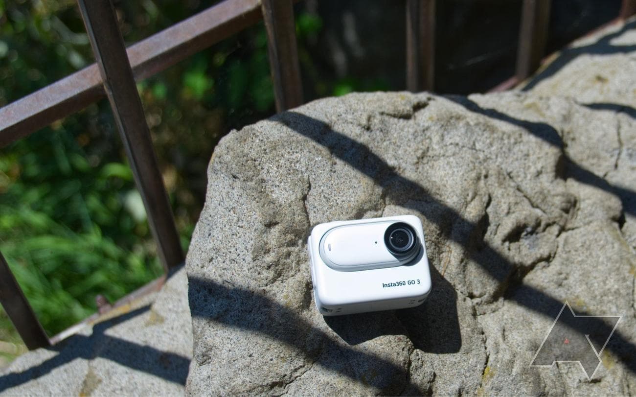 insta360-go-3-camera-in-action-pod