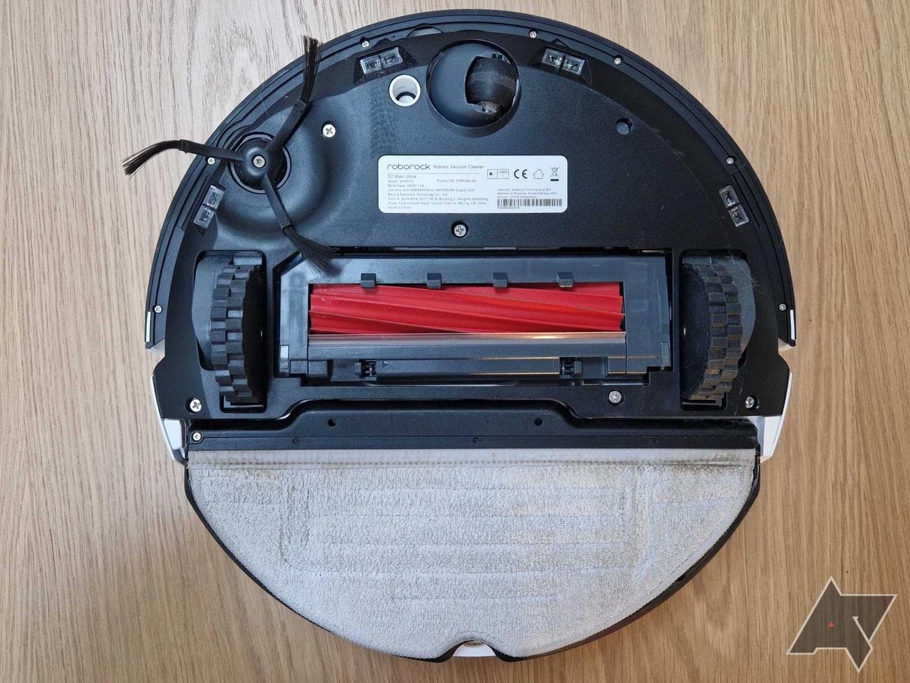 Roborock S7 Max Ultra bottom view