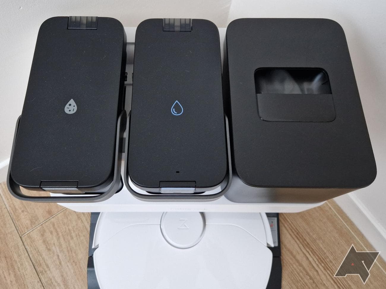 Roborock S7 Max Ultra water tanks