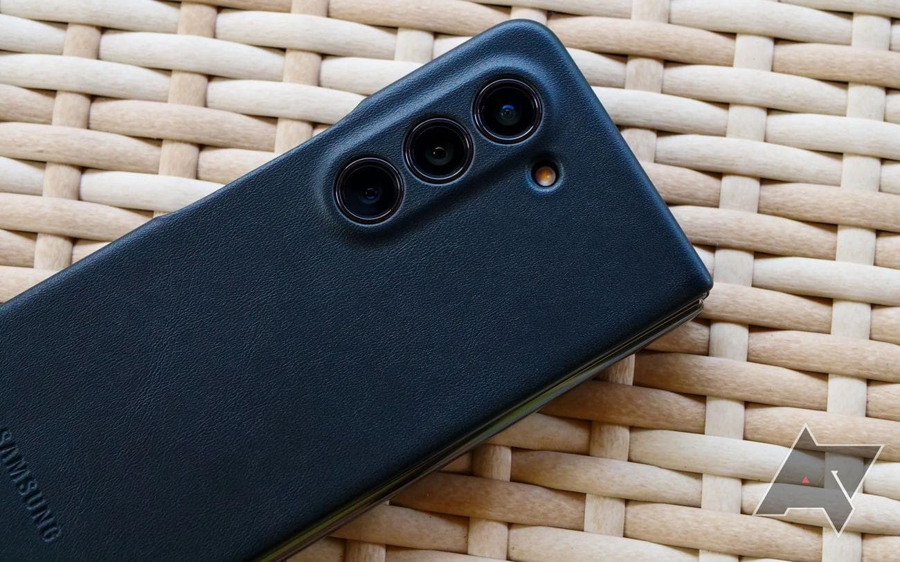 samsung-galaxy-z-fold-5-eco-leather-case-2