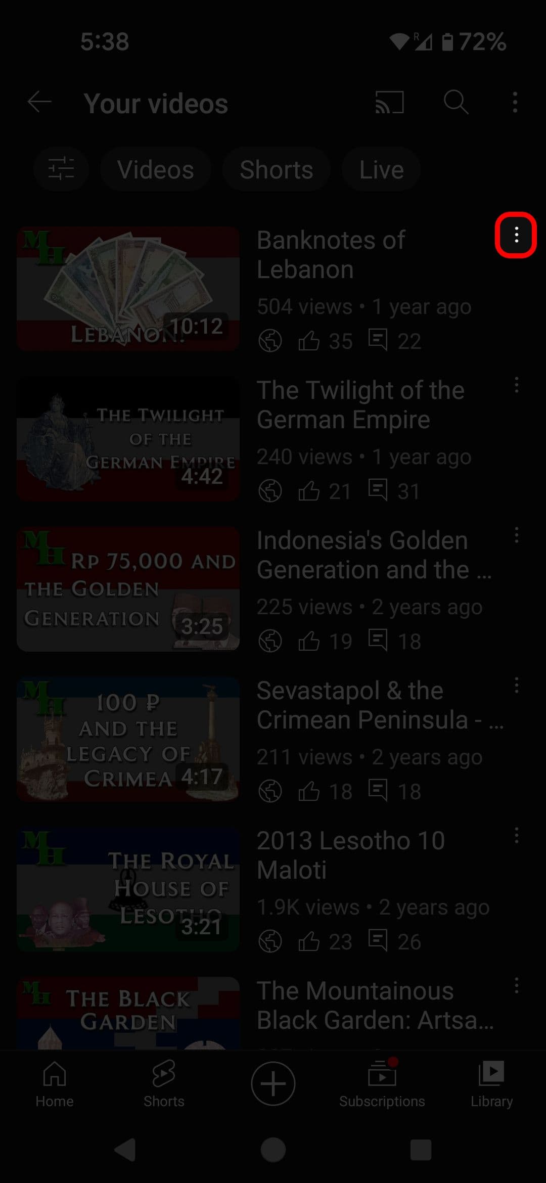 Σελίδα βίντεο YouTube για κινητά που επισημαίνει το εικονίδιο με τις τρεις κουκκίδες