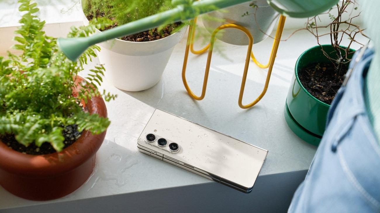 Είναι το Samsung Galaxy Z Fold 5 αδιάβροχο;