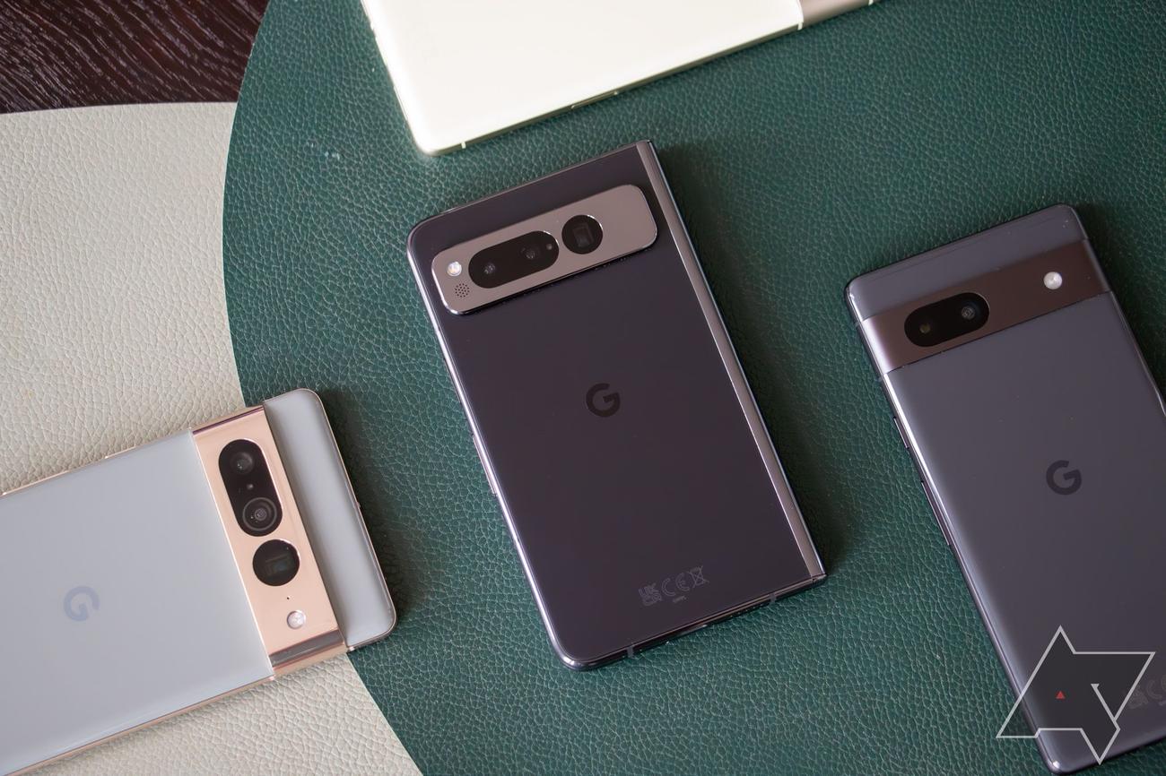 Η Google πρέπει να επαναφέρει το παγωμένο γυαλί του Pixel Fold σε όλα της τα τηλέφωνα
