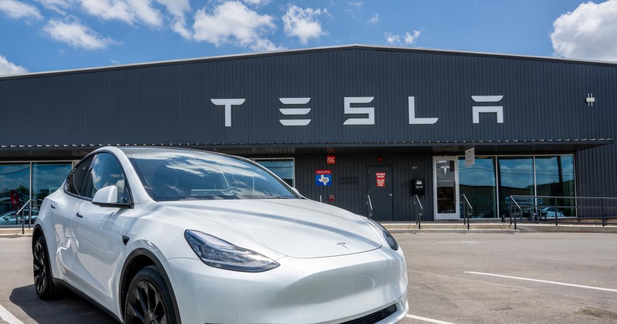Η Tesla φέρεται να σχημάτισε μια ομάδα για να απορρίψει τα παράπονα για την αυτονομία οδήγησης