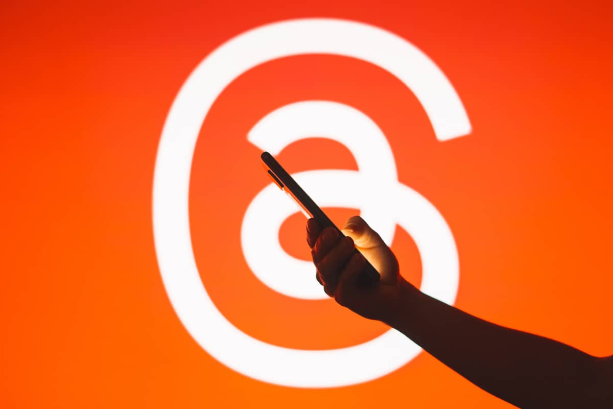 Η ενημέρωση των νημάτων προσθέτει μετάφραση και μια σειρά από μικρές βελτιώσεις
