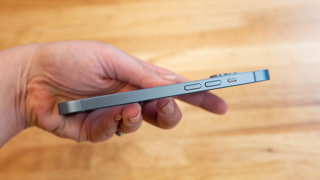 Να γιατί το iPhone 15 Pro μπορεί να είναι ασυνήθιστα ελαφρύ – Αναθεωρήστε το Geek
