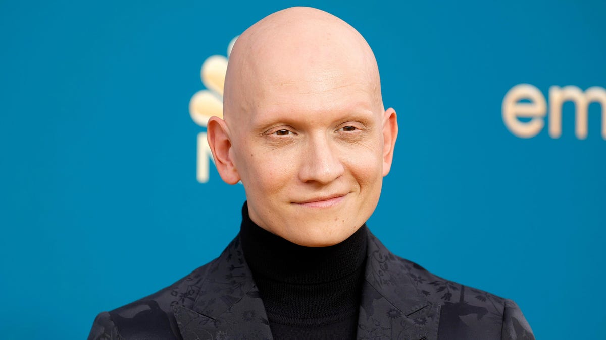 Ο Anthony Carrigan συμμετέχει στο Superman: Legacy ως Metamorpho
