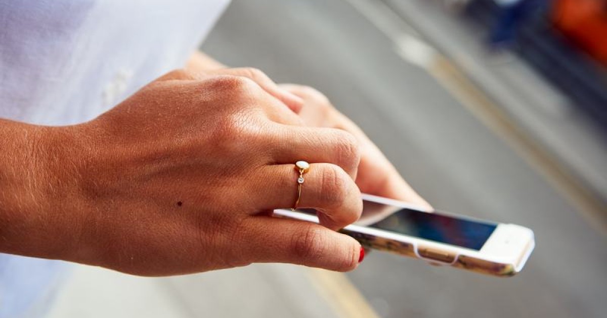 Στηρίζει τους συνδρομητές που πλήττονται από πυρκαγιές σε Αττική, Βοιωτία και Ρόδο