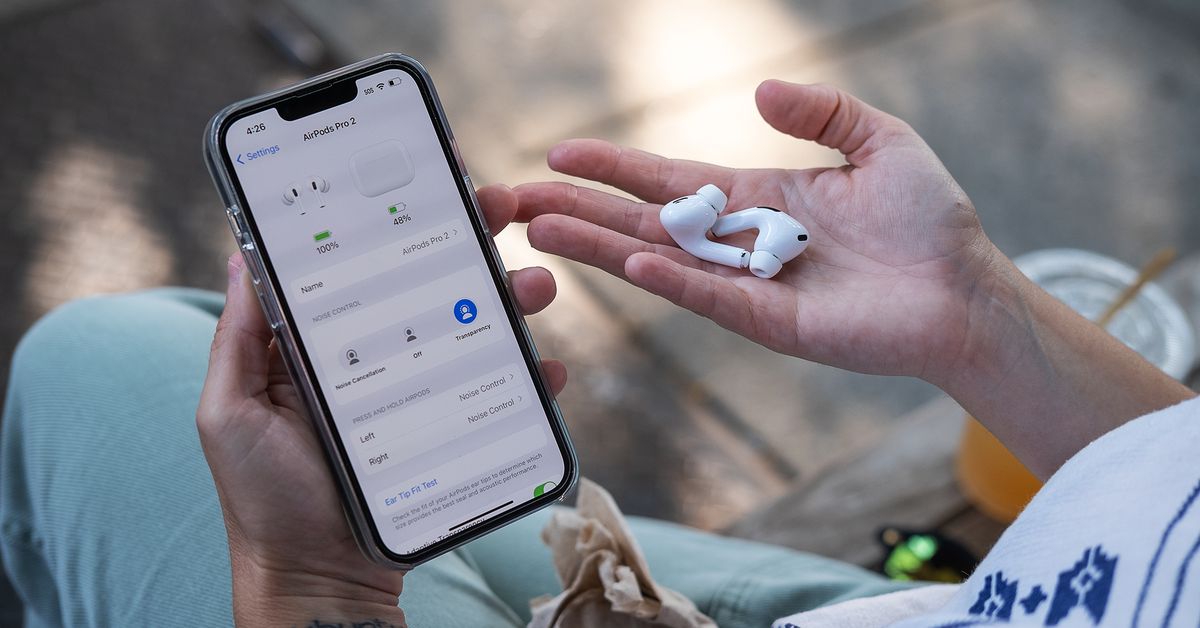 Τα ασύρματα ακουστικά μπορούν πραγματικά να σας βοηθήσουν να ακούτε καλύτερα τις συνομιλίες
