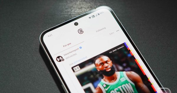 Τα νήματα λαμβάνει την καρτέλα και τη χρονολογική ροή: Πώς να ενεργοποιήσετε
