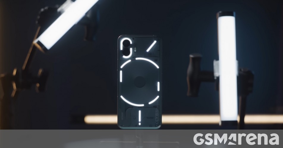 Το Nothing Phone (2) εμφανίζεται στο Geekbench με Snapdragon 8+ Gen 1 SoC και 12GB RAM
