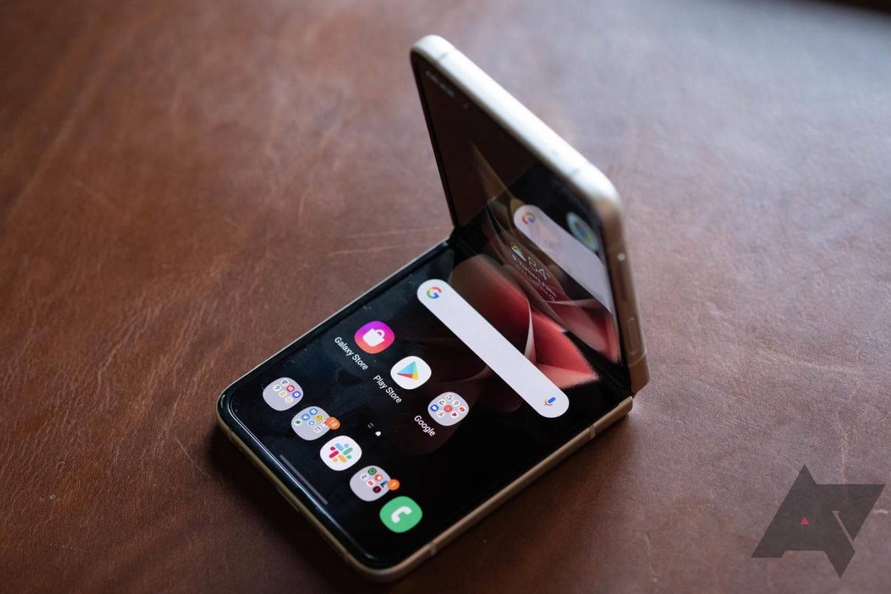 , Samsung Galaxy Z Flip 4 εναντίον Galaxy Z Flip 3: Θα πρέπει να κάνετε αναβάθμιση;, TechWar.gr