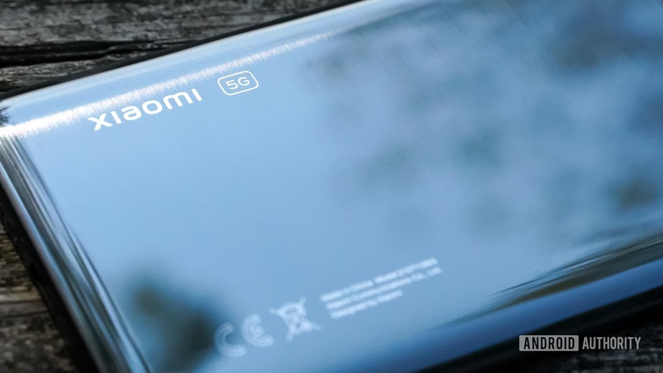 Xiaomi 11T Pro angled logo on bench