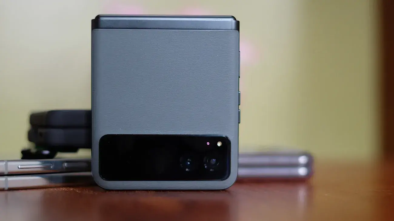 Κριτική Razr (2023).