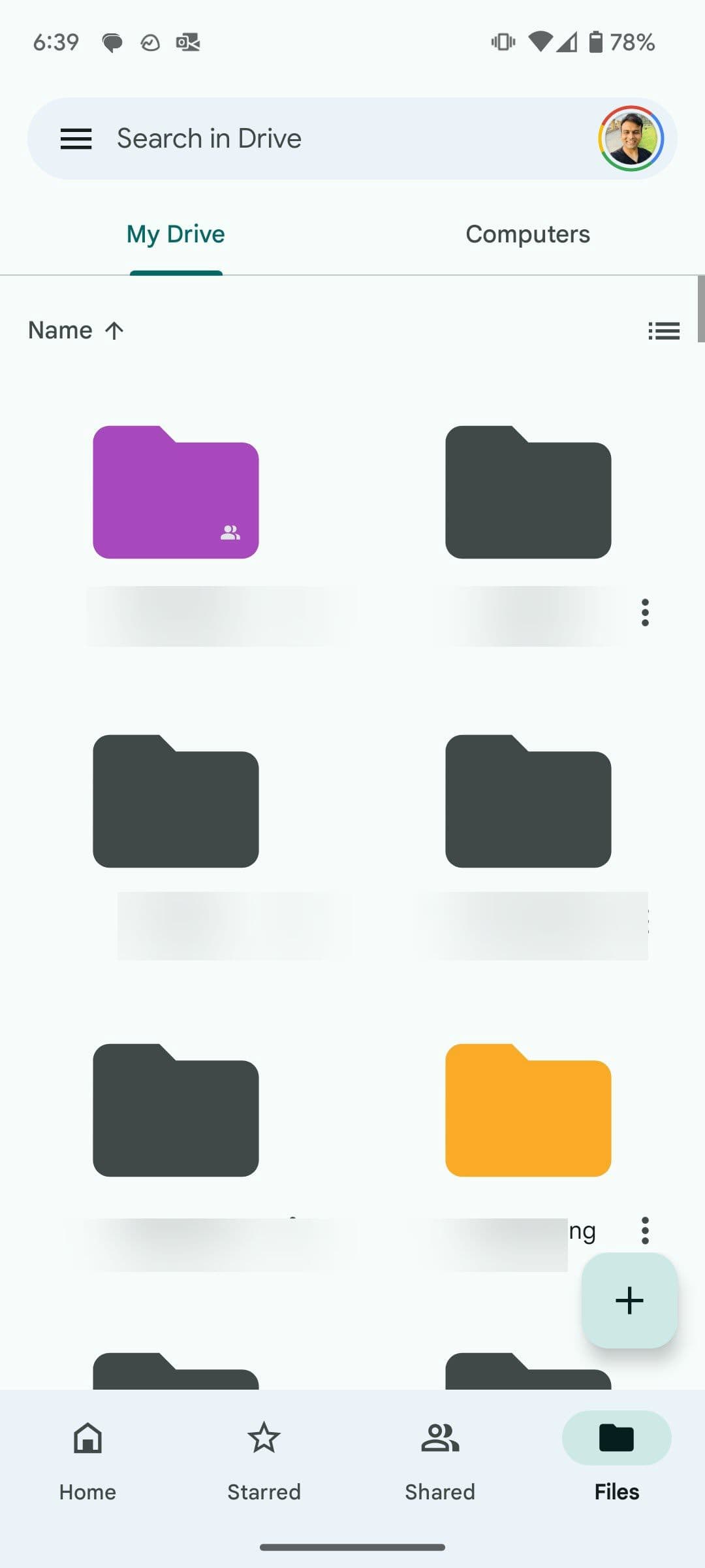 Google Drive για κινητά που εμφανίζει μια λίστα αρχείων και φακέλων