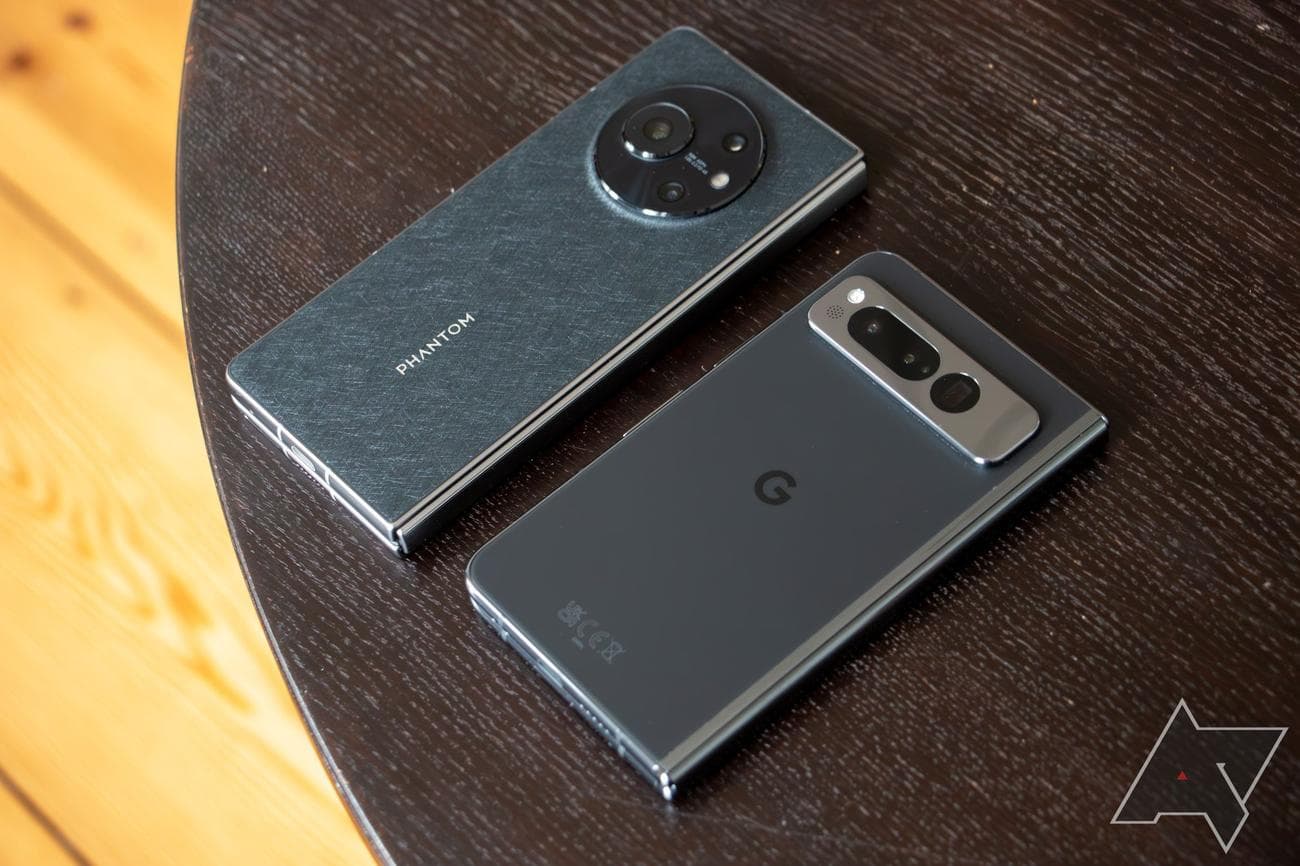 google-pixel-fold-vs-tecno-phantom-v-fold-4-1